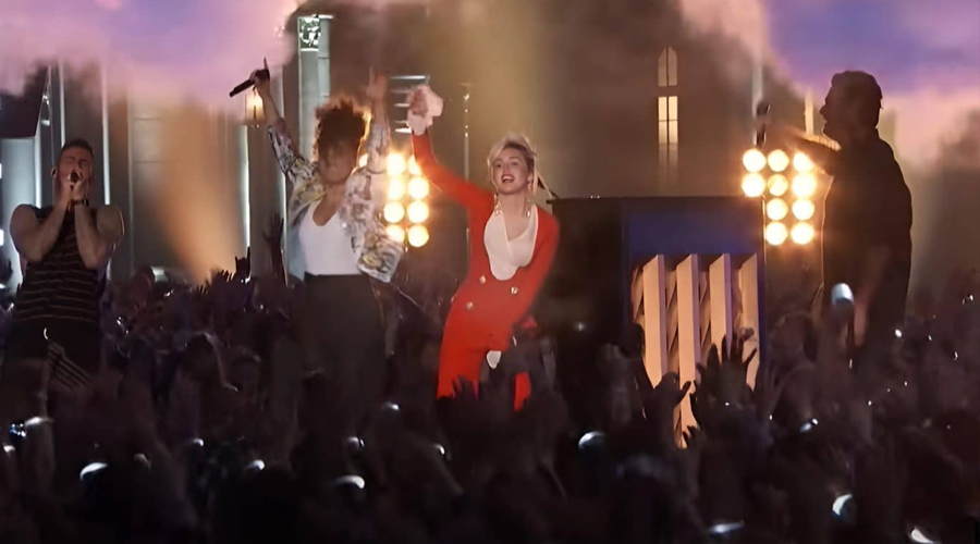 Adam Levine, Blake Shelton, Miley Cyrus And Alicia Keys Put On An Unforgettable Performance Of “Dream On”