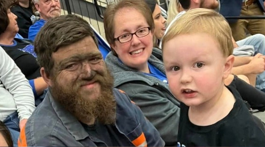 Viral Photo Of Dad At Basketball Game Turns Heads Online