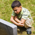 Boy Goes to Visit Twin Brother’s Grave, Doesn’t Return Home Even at 11 p.m.