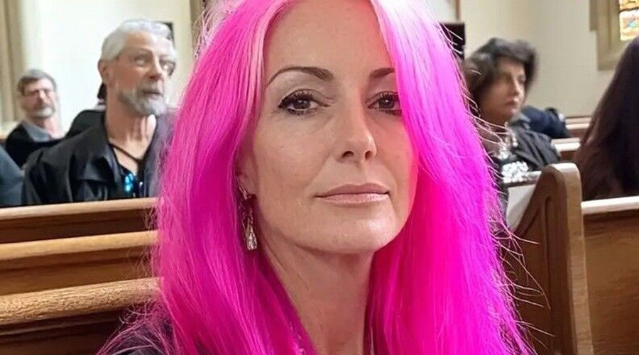 Is Bright Pink Hair in Church Disrespectful? I Can’t Seem to Wrap My Head Around It