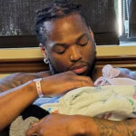 Link Emailflipboard-iconX FacebookShare What Mom of Ravens’ Star Derrick Henry’s 2 Daughters Looks Like – Pics of the Lady with Long Dark Hair