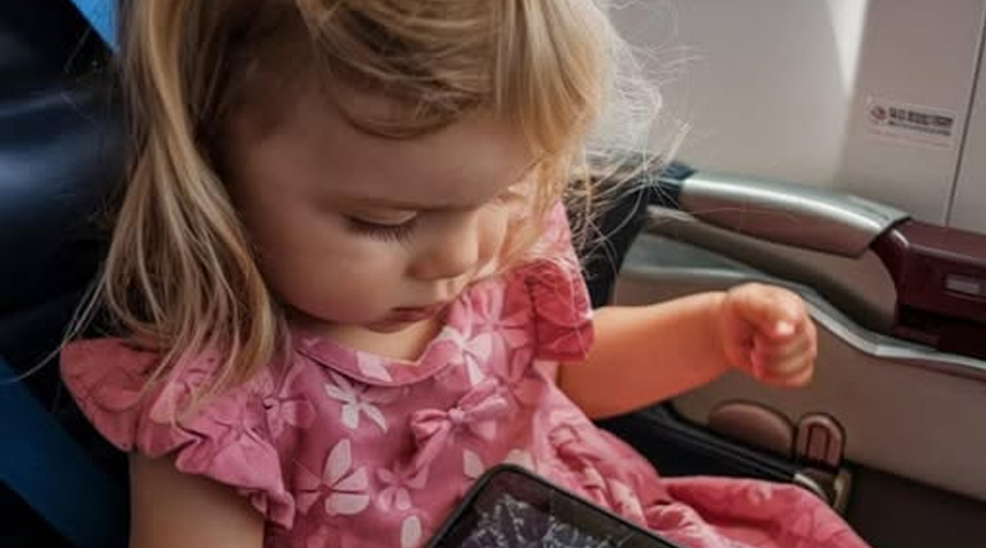 Entitled Mom Breaks My Daughter’s iPad on a Flight—And Regrets It Fast