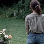 I Saw a Woman Throwing away the Flowers I Placed on My Mom’s Grave – Her Truth Altered My Life