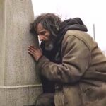 At His Mother’s Gravesite, Ted Meets Ragged Homeless Man Who Is a Carbon Copy of Him – Story of the Day