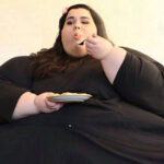 From 700 Pounds to Internet Sensation: How One Woman Surpassed Models After Losing 200 Pounds!