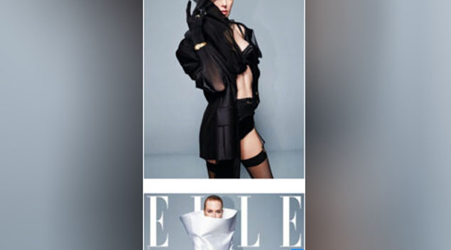 Nicole Kidman posing half-nak*d