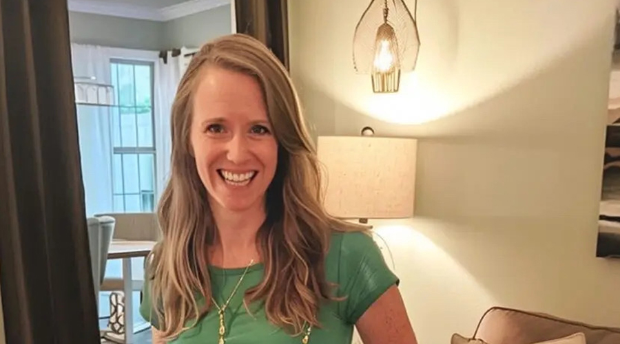 My Stepmom Sold Me Her Mother’s House – Years Later, She Demanded I Give It Back with Everything Inside