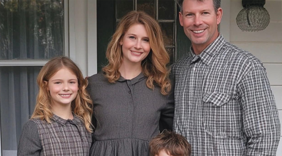 My husband left our family of four for his mistress—three years later, when I ran into them again, the encounter felt perfectly vindicating