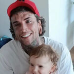 A 24-year-old father, who has several tattoos all over his body, makes the decision to get them erased for his child
