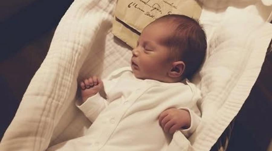 Husband Returns from Business Trip and Sees Newborn Baby on Table with Two Notes beside “I Came Home After 4 Months—And Found a Baby. My Wife Filed for Divorce… But Then I Read the Second Note”
