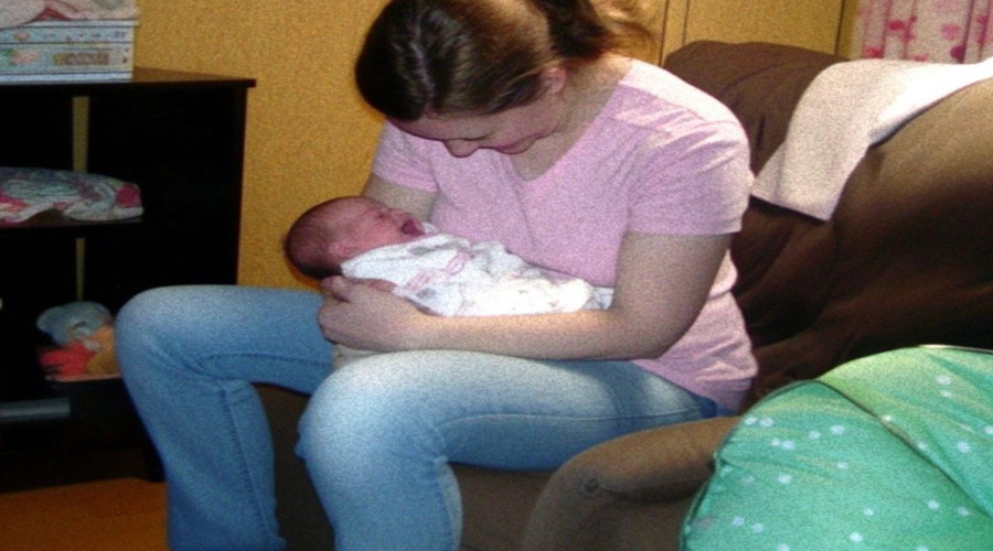 A lone mom checked on her baby in the morning and was surprised to see that his diaper had already been changed
